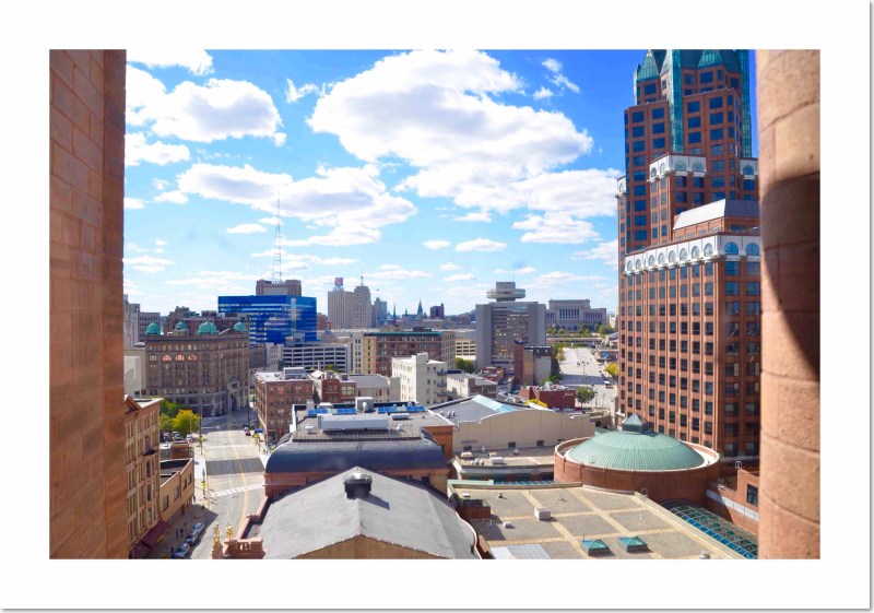 Sunny weather & a panorama of Milwaukee